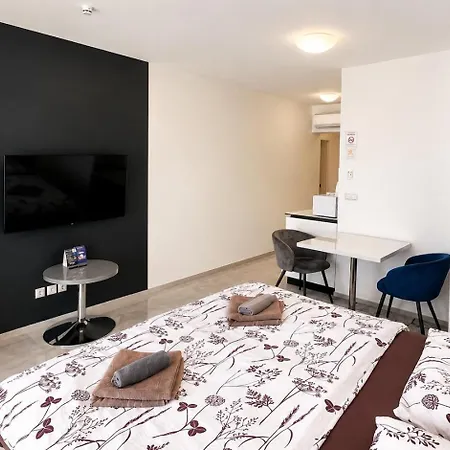 1 With Ac, Vienna Gate 3 Apartamento Bratislava